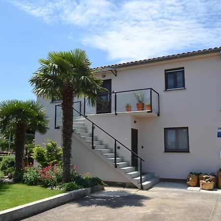 Apartments Aki Malinska Bagian luar foto