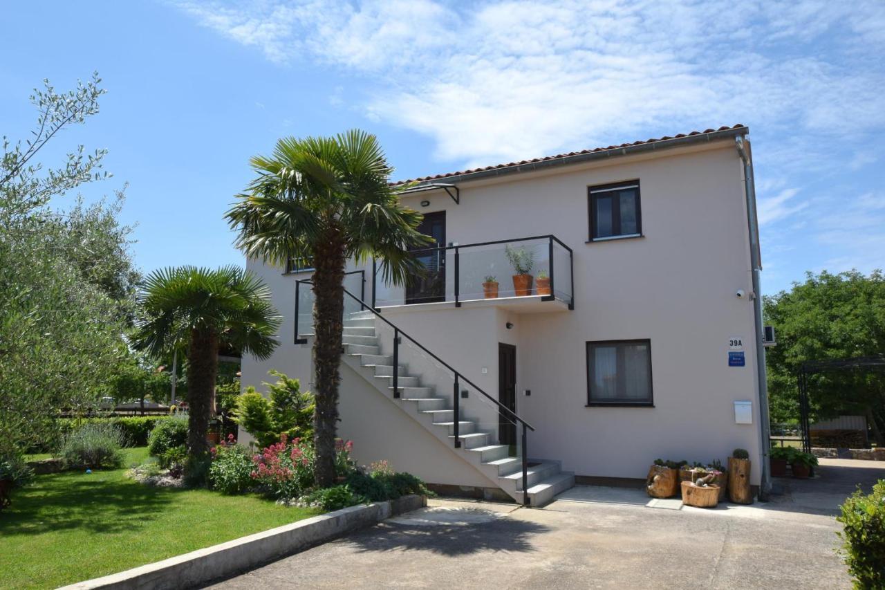 Apartments Aki Malinska Bagian luar foto