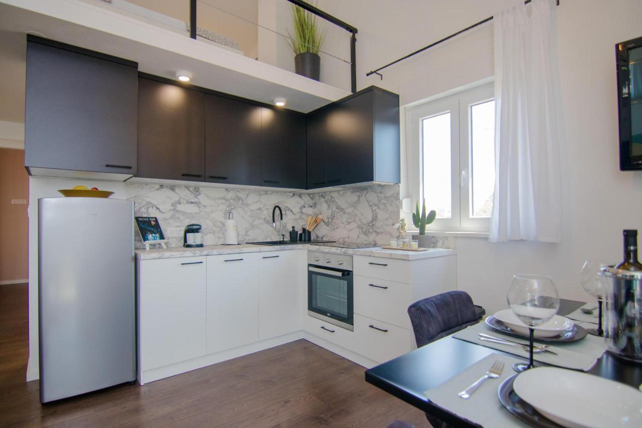 Apartments Aki Malinska Bagian luar foto
