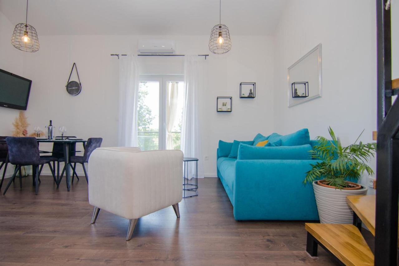 Apartments Aki Malinska Bagian luar foto